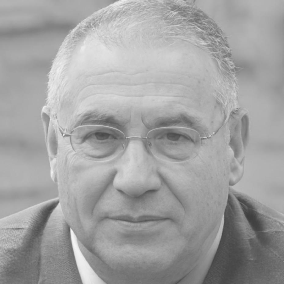 Carlos Mendoza, analista financiero